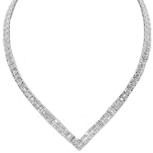Rothschild diamond necklace made of baguette diamonds which come to a point